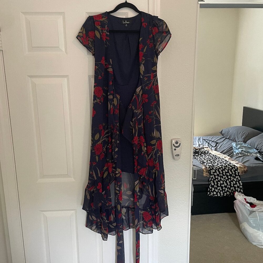 XS Lulu’s Navy Floral Wrap Midi Dress